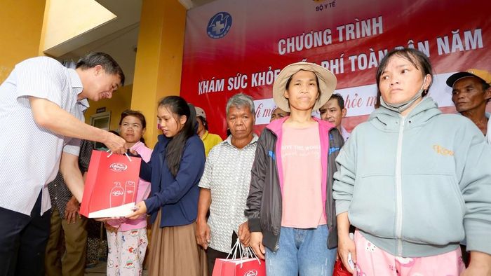 chương trình còn tổ chức nhiều hoạt động an sinh xã hội giàu ý nghĩa nhân văn.