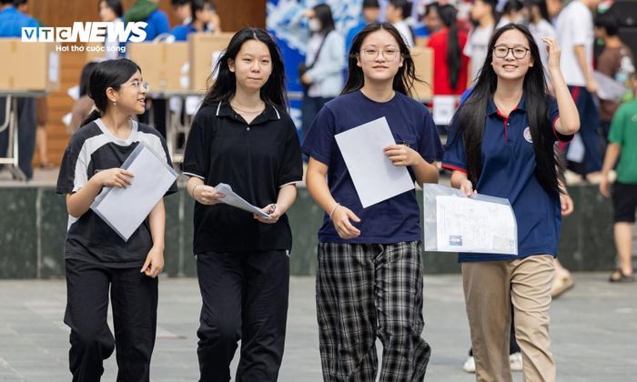 Học sinh Hà Nội tham dự kỳ thi tuyển sinh lớp 10 công lập năm 2026. (Ảnh: Minh Đức)