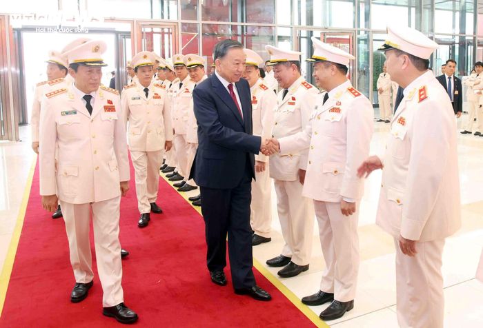 Trải qua chặng đường 80 năm xây dựng, chiến đấu, trưởng thành, lực lượng An ninh nhân dân đã lập nhiều chiến công xuất sắc; được Đảng, Nhà nước 4 lần tặng thưởng Huân chương Sao vàng, 10 lần tặng thưởng Huân chương Hồ Chí Minh, hàng nghìn lượt tập thể, cá nhân được phong tặng danh hiệu Anh hùng lực lượng vũ trang nhân dân và nhiều phần thưởng cao quý khác.