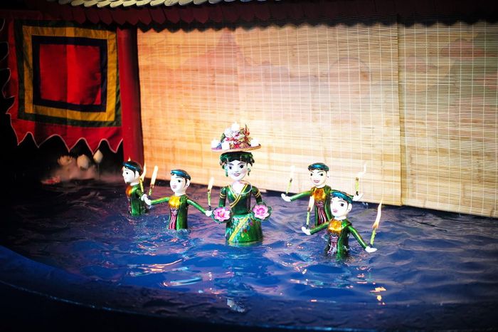 Biểu diễn múa rối nước do nhiều nghệ nhân đến từ các phường rối truyền thống tham gia. Ảnh: BTC
