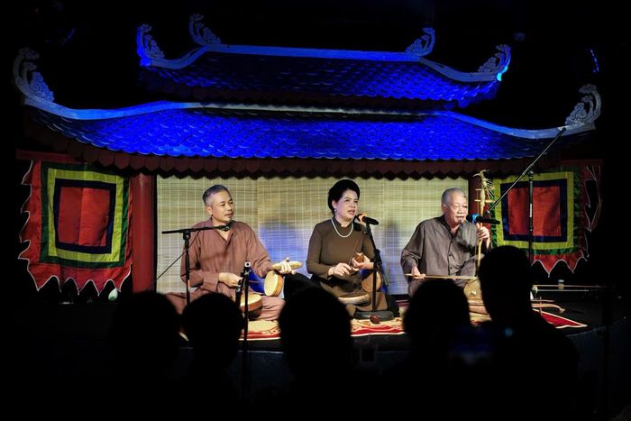 Không gian hát xẩm giới thiệu tới công chúng những làn điệu gắn bó với đời sống phố cổ Hà Nội. Ảnh: BTC