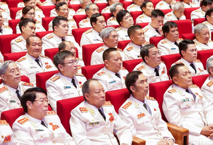 Các đại biểu dự buổi lễ.