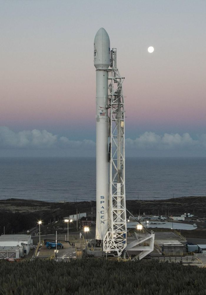 Tên lửa Falcon 9. Ảnh: SpaceX