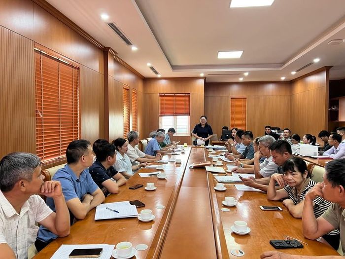 Phó Chủ tịch UBND xã Ngọc Hồi Nguyễn Thị Nhung phát biểu tại hội nghị. Ảnh: PV