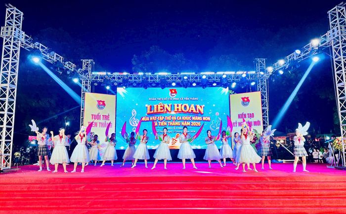 Các tiết mục tham gia liên hoan múa hát tập thể và ca khúc măng non xã Tiến Thắng. Ảnh: PV