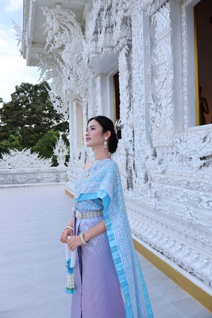 Ngay sau khi được chia sẻ, bộ ảnh nhanh chóng thu hút lượng lớn lượt yêu thích, bình luận và chia sẻ trên mạng xã hội. Bên dưới bài đăng, nhiều khán giả dành lời khen cho nhan sắc ngày càng thăng hạng cũng như vóc dáng cân đối của Hoa hậu Ý Nhi.