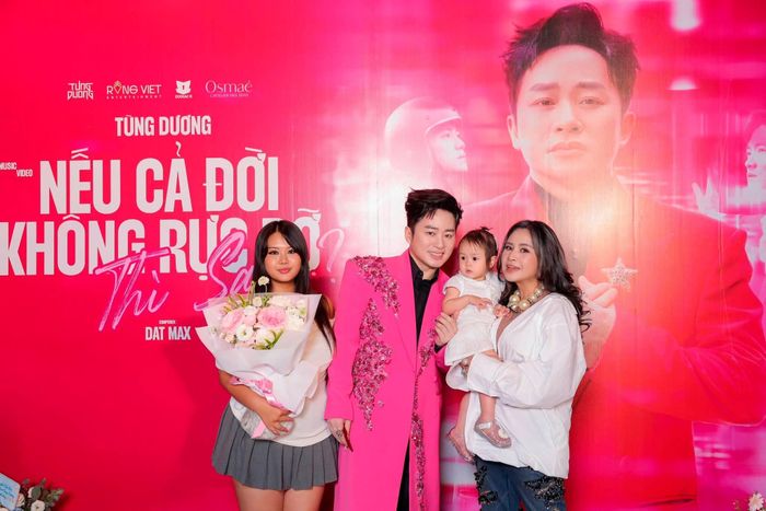 Thanh Lam bế theo cháu ngoại Bao Bao và tiết lộ bé là "fan nhí" của Tùng Dương.