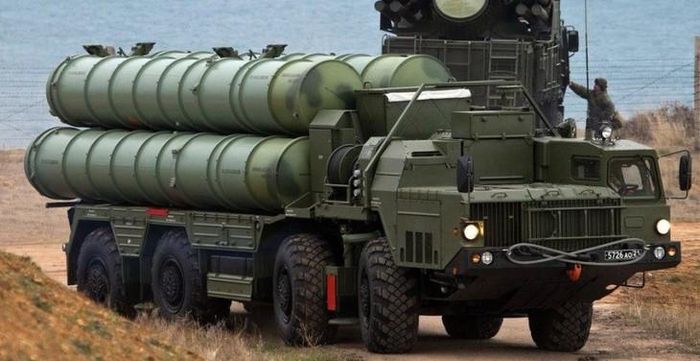 Hệ thống phóng tên lửa từ hệ thống S-400 của Nga. (Ảnh: MW)