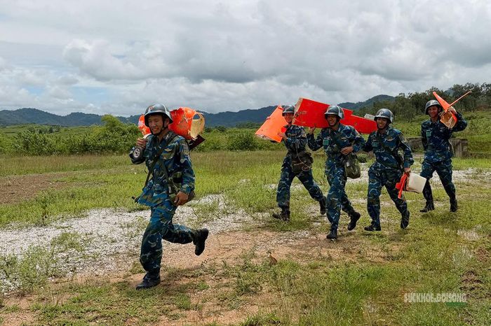 Niềm vui sau khi hạ mục tiêu.