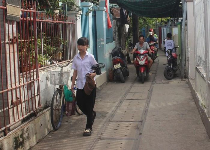 Người dân làng đảo có cuộc sống giản dị, hiền hòa.