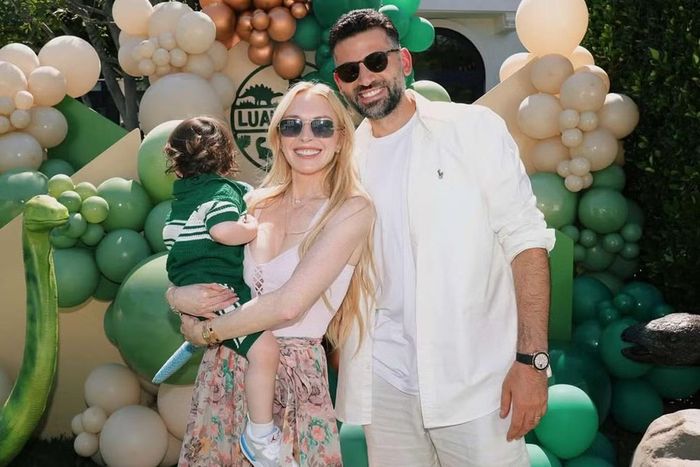  Lindsay Lohan và cuộc sống viên mãn cùng chồng và con trai ở Dubai. 