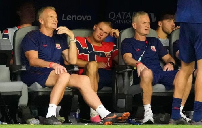 Haaland bị thay ra ở hiệp phụ trận Tứ kết World Cup 2026 giữa ĐT Anh và ĐT Na Uy. Ảnh: Chris Carlson/ AP Photo.