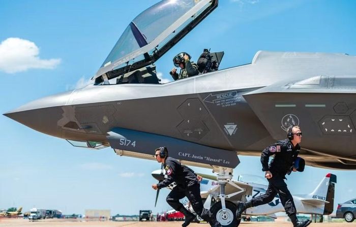 Việc Ankara tiếp nhận S-400 khiến Mỹ loại nước này khỏi chương trình F-35 và áp đặt các biện pháp trừng phạt CAATSA đối với Cơ quan Chủ tịch Công nghiệp Quốc phòng Thổ Nhĩ Kỳ.
