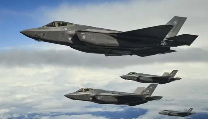 Trong khi Israel được cho là muốn Mỹ gia tăng hành động quân sự, ông Trump vẫn bày tỏ mong muốn tiếp tục các cuộc đàm phán, dù trước đó tuyên bố lệnh ngừng bắn giữa hai nước đã chấm dứt.