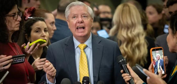 Ông Graham dần trở thành một trong những đồng minh thân cận và có ảnh hưởng lớn nhất của ông Trump tại Quốc hội Mỹ, đặc biệt trong các vấn đề quốc phòng và đối ngoại.