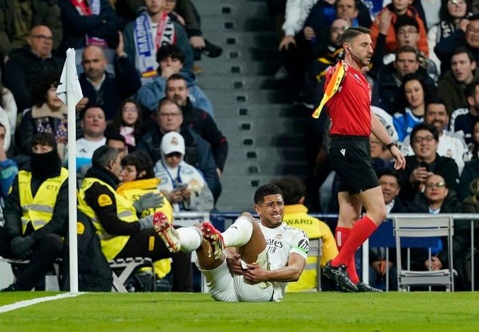 Bellingham gặp chấn thương gân kheo nghiêm trọng trong trận đấu giữa Real Madrid và Rayo Vallecano vào ngày 1/2 trong khuôn khổ vòng 2 La Liga.