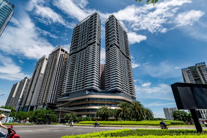  Mặt bằng giá nhà tại Hà Nội và TP.HCM nửa đầu năm nay đều tăng mạnh so với cùng kỳ năm ngoái. Ảnh: Việt Linh. 
