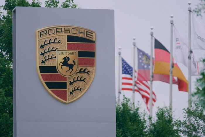  Xét theo khu vực, Bắc Mỹ vẫn là thị trường lớn nhất của Porsche với 37.712 xe được bàn giao, giảm khoảng 13%. Tại thị trường nội địa Đức, Porsche giao 14.938 xe, giảm 6% so với cùng kỳ. 