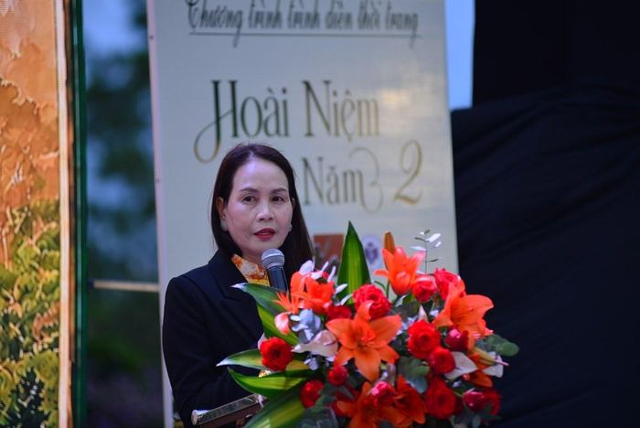 Bà Nguyễn Thị Bích Ngọc - Phó Giám đốc Sở VHTTDL tỉnh Lâm Đồng phát biểu khai mạc chương trình