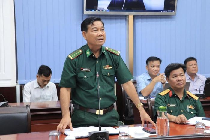Lãnh đạo Bộ đội Biên phòng tỉnh An Giang báo cáo vụ việc tại cuộc họp - Ảnh: VGP/Như Ngọc