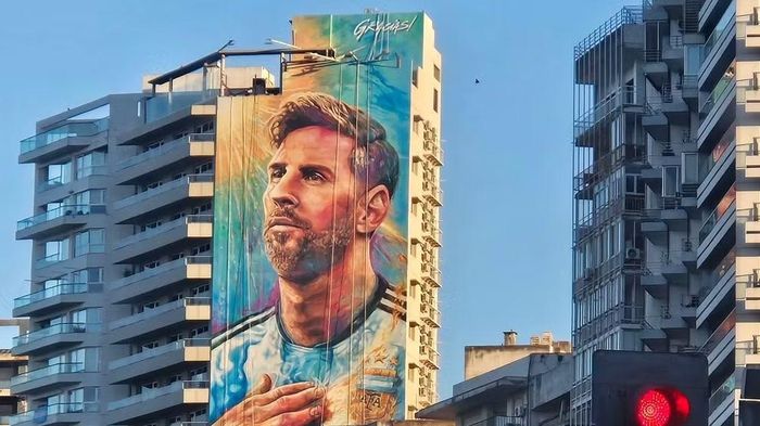 Bức tranh tường Messi ở quê hương Rosario, Argentina. Ảnh: X