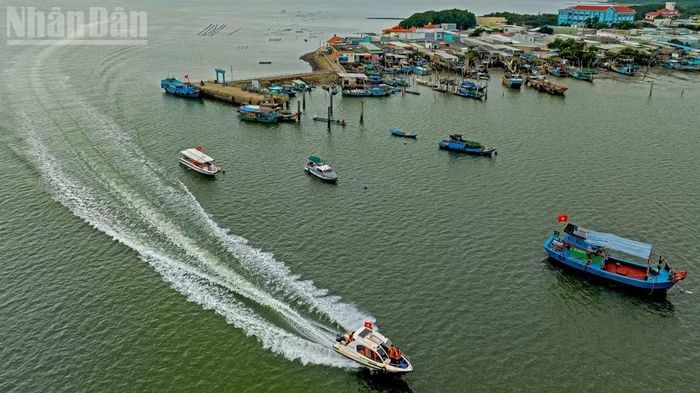 Bộ đội Biên phòng Thành phố Hồ Chí Minh tuần tra làm nhiệm vụ.