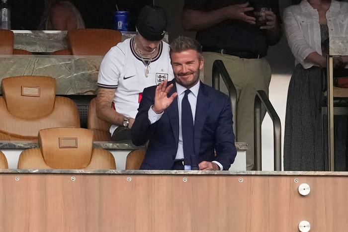 Cựu danh thủ đội tuyển Anh David Beckham dự khán trận tứ kết giữa Anh và Nauy. Ảnh: AP 