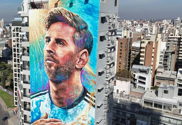  Thành phố Rosario vừa hoàn tất việc phục dựng bức tranh tường khổng lồ về Lionel Messi. Ảnh: Reuters