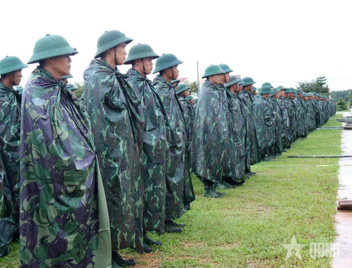 Trung đoàn 24 báo động kiểm tra, luyện tập phương án phòng, chống thiên tai và tìm kiếm cứu nạn. 