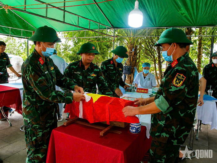 Các bước lấy mẫu được thực hiện theo quy trình chặt chẽ.