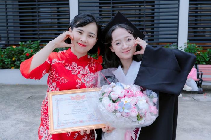 Sự tận tâm của cô giáo chủ nhiệm Nguyễn Thị Huyền Trang đã trở thành điểm tựa để Đào thêm tự tin trong học tập và nghiên cứu khoa học.