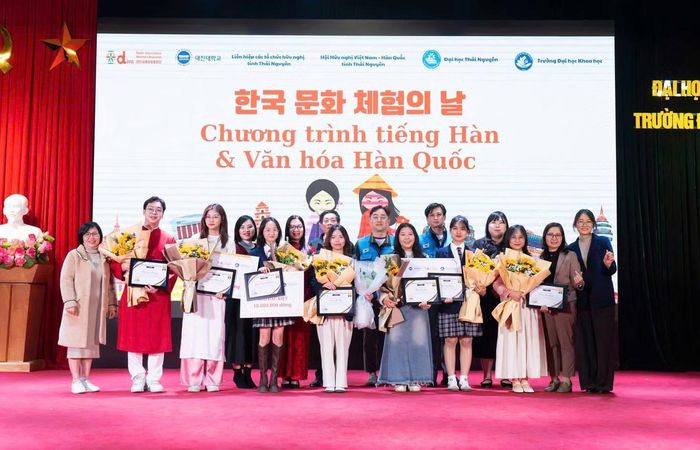 Đối với Đặng Thị Bích Đào, giải thưởng là lời tri ân gửi đến các thầy cô đã luôn kiên nhẫn động viên, hướng dẫn và tiếp thêm niềm tin để nữ sinh mạnh dạn bước qua những giới hạn của chính mình.