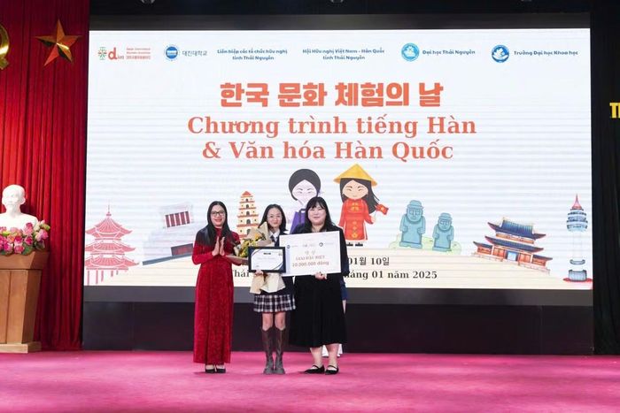Giải Nhất Cuộc thi Nói tiếng Hàn năm 2025, do Tổ chức tình nguyện quốc tế Daejin (DIVA) tổ chức là cột mốc đánh dấu hành trình vượt qua sự tự ti và dám bước ra khỏi vùng an toàn của Bích Đào.