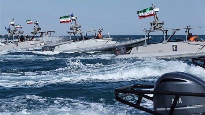 Hải quân Lực lượng Vệ binh Cách mạng Iran tuần tra trên eo biển Hormuz. Ảnh: IRGC/ PRESS TV
