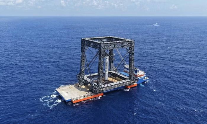 Con tàu với thiết kế đặc biệt cùng lưới hấp thụ lực đã giúp tầng đẩy tên lửa hạ cánh thành công.
