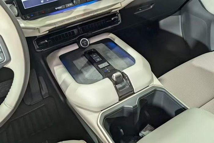 Việc trì hoãn này cũng làm dấy lên câu hỏi về số phận của Subaru Getaway và Lexus TZ – hai mẫu SUV được phát triển trên cùng nền tảng với Highlander EV. Hiện cả Subaru và Lexus vẫn chưa đưa ra bình luận liên quan.