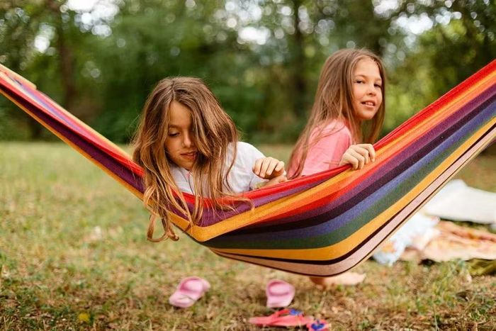 Các chuyên gia cho biết, mỗi đứa trẻ có tính cách và nhu cầu phát triển khác nhau. Ảnh: INT