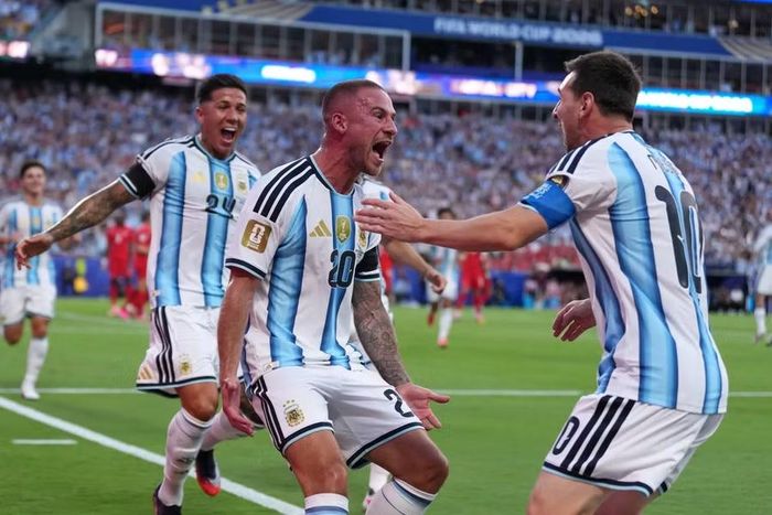 Lionel Messi và các đồng đội thắng Thụy Sĩ 3-1 để vào bán kết World Cup 2026. Ảnh: AP.
