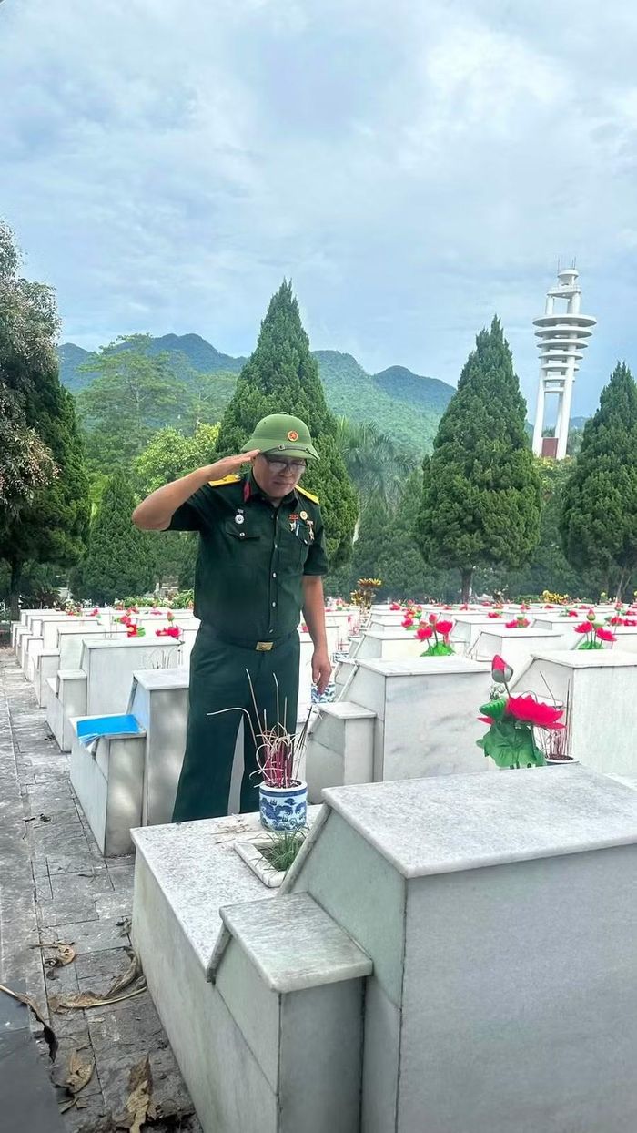 Phút giây bên đồng đội.