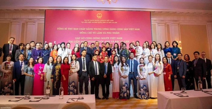 Vậy mạng lưới cơ quan đại diện Việt Nam ở nước ngoài có đóng góp quan trọng như thế nào trong việc đưa văn hóa Việt ra thế giới một cách bài bản và bền vững hơn?