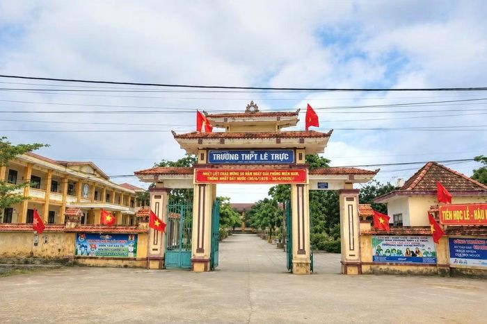 Trường THPT Lê Trực - nơi bị tố cáo có gian lận trong kỳ thi tốt nghiệp.