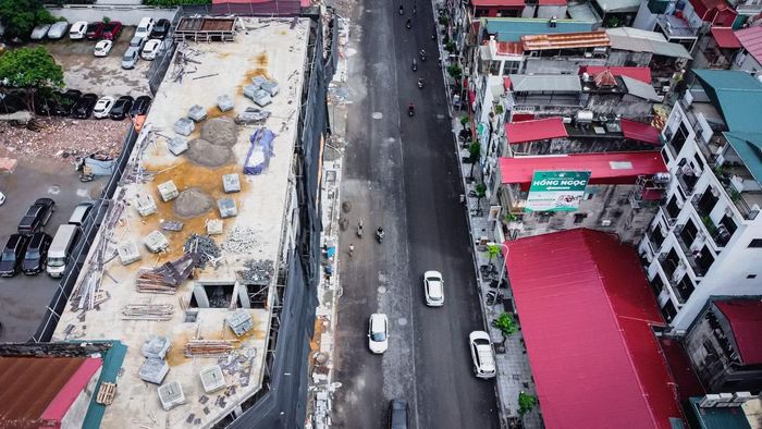 Sau thời gian dài thi công trong tình trạng “lỡ hẹn” do nhiều vướng mắc, dự án cải tạo, mở rộng đường Nguyễn Tuân (phường Thanh Xuân, TP Hà Nội) đã cơ bản hoàn thiện.