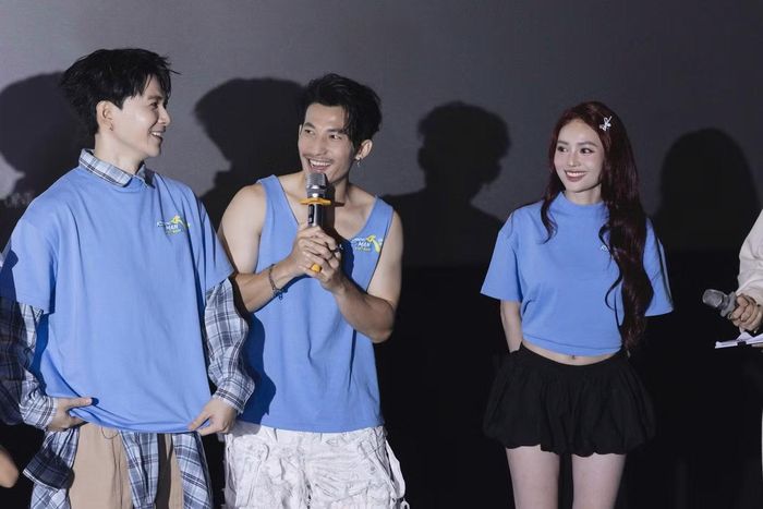 Trấn Thành tiếp tục tham gia Running Man mùa 4 nhưng vắng mặt ở buổi chiếu phim.