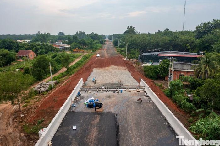 Trước thực tế này, ban quản lý dự án đã đề xuất điều chỉnh tiến độ và được Bộ Xây dựng chấp thuận gia hạn thời gian hoàn thành dự án đến hết tháng 12.