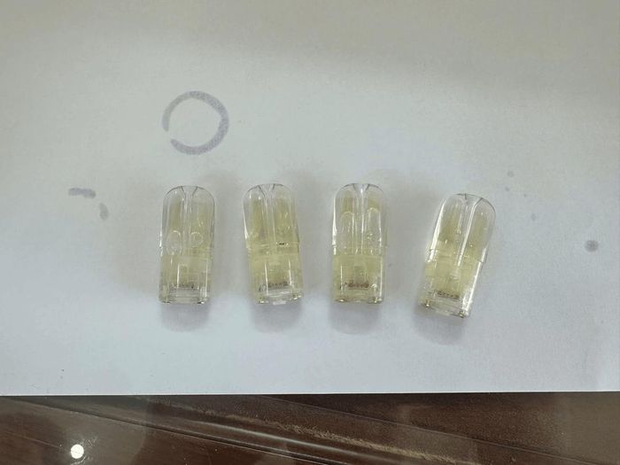 Các đầu thuốc được đối tượng bơm dung dịch chứa chất ma túy Etomidate bị thu giữ trong quá trình bắt giữ.