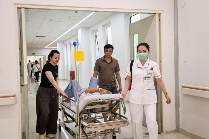 Bệnh viện Bạch Mai cơ sở Ninh Bình hoạt động hết công suất. Ảnh: Trọng Tùng.