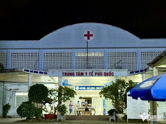 Trung tâm Y tế Phú Quốc là nơi bảo quản thi thể các nạn nhân trước khi chuyển vào đất liền. Ảnh: Phước Sáng
