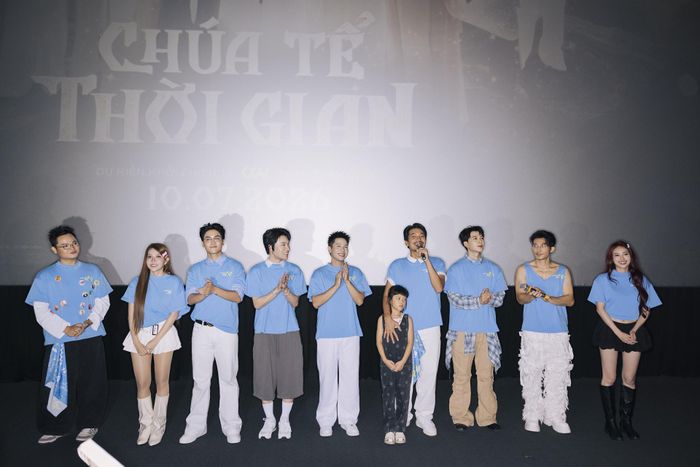 Running Man Vietnam 2026 tổ chức buổi xem tập đặc biệt phiên bản điện ảnh "Chúa tể thời gian" cùng người hâm mộ tại rạp chiếu phim TPHCM. Đây là một trong những hoạt động mở màn cho mùa mới trước khi chương trình chính thức phát sóng tập đầu tiên vào ngày 24/7.