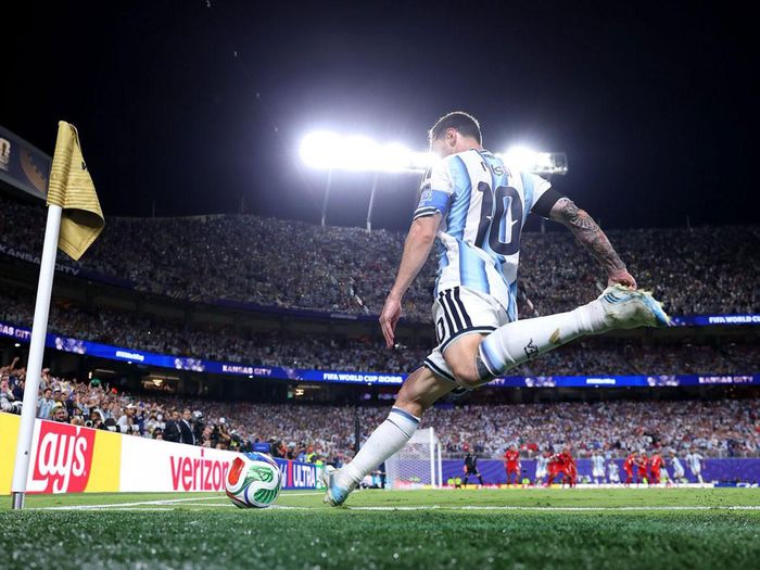Messi có thêm những kỷ lục mới. Ảnh: AFA