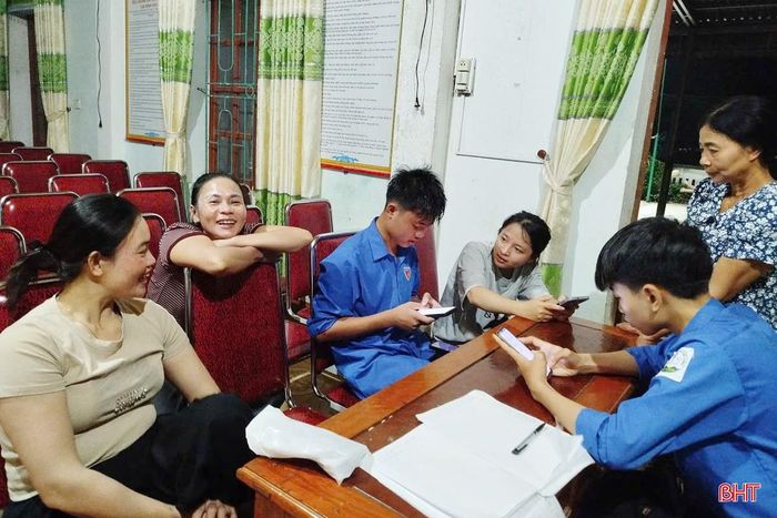  Chiến dịch “Mùa hè số cùng VNeID” được người dân Kỳ Thượng đón nhận tích cực. 